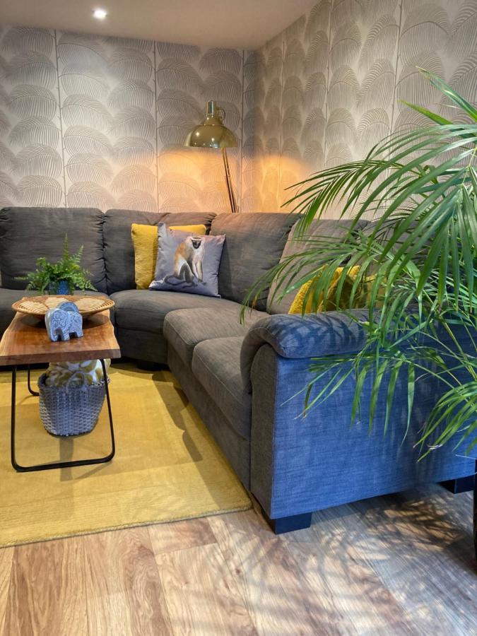 Streamside Apartments Йовіл Екстер'єр фото