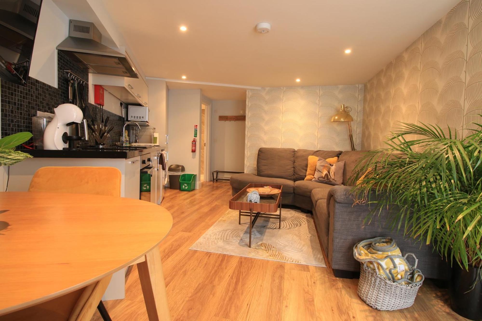 Streamside Apartments Йовіл Екстер'єр фото